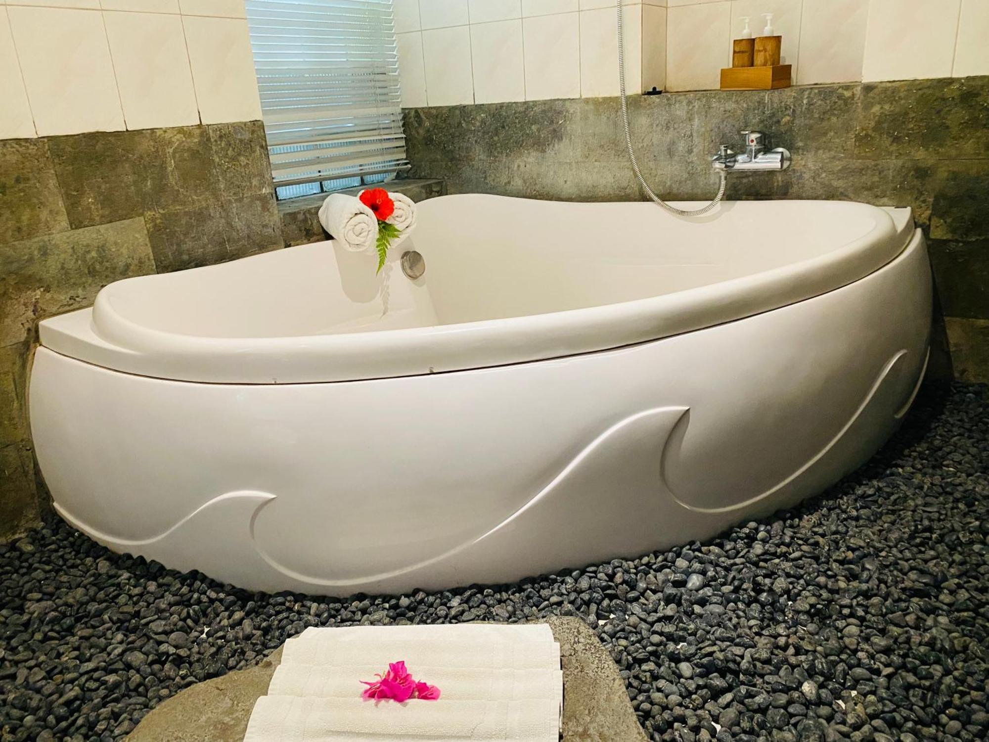 Aura Bisma Guesthouse Убуд Экстерьер фото